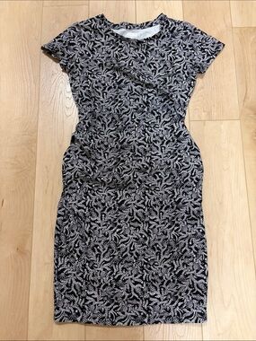 Old Navy Maternity Short Sleeve Bodycon Dress, Black/White Floral, sz S